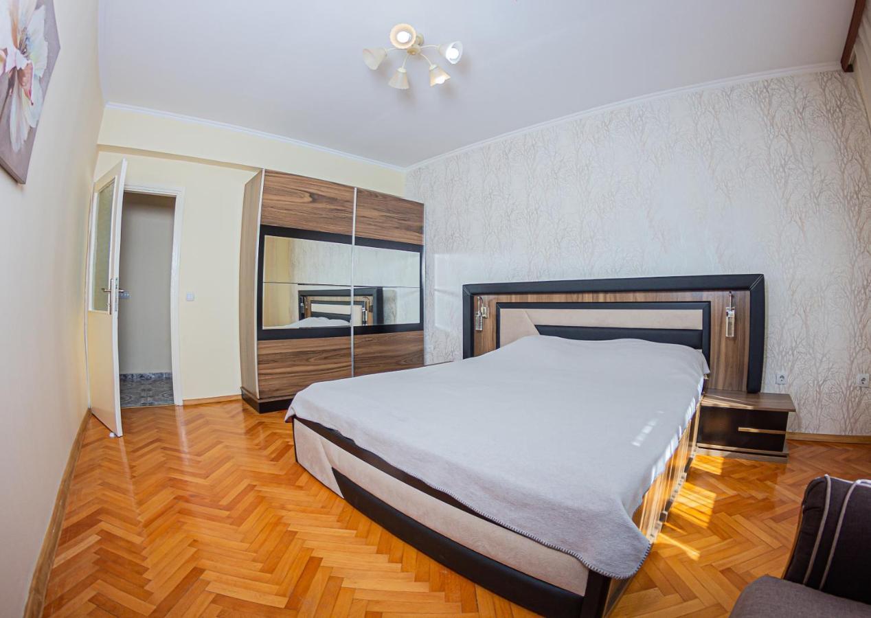 באר Apartment Emili City Center מראה חיצוני תמונה