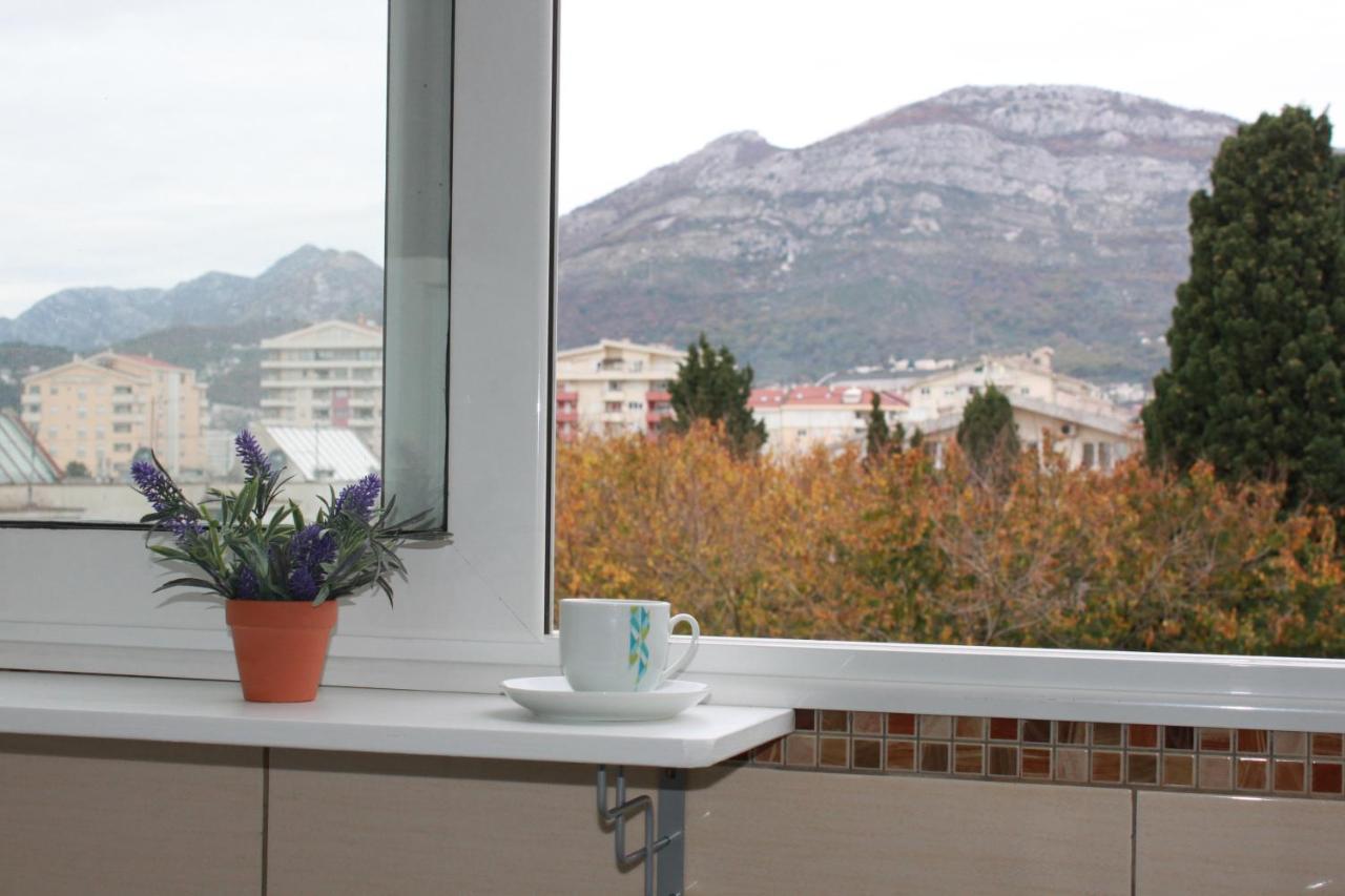באר Apartment Emili City Center מראה חיצוני תמונה